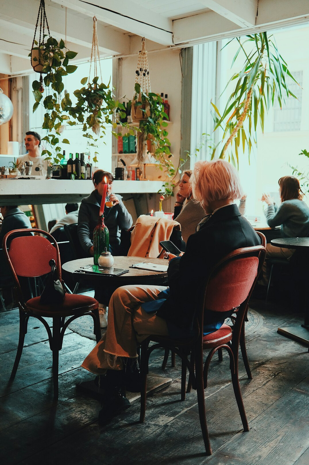 group discussion in cafe